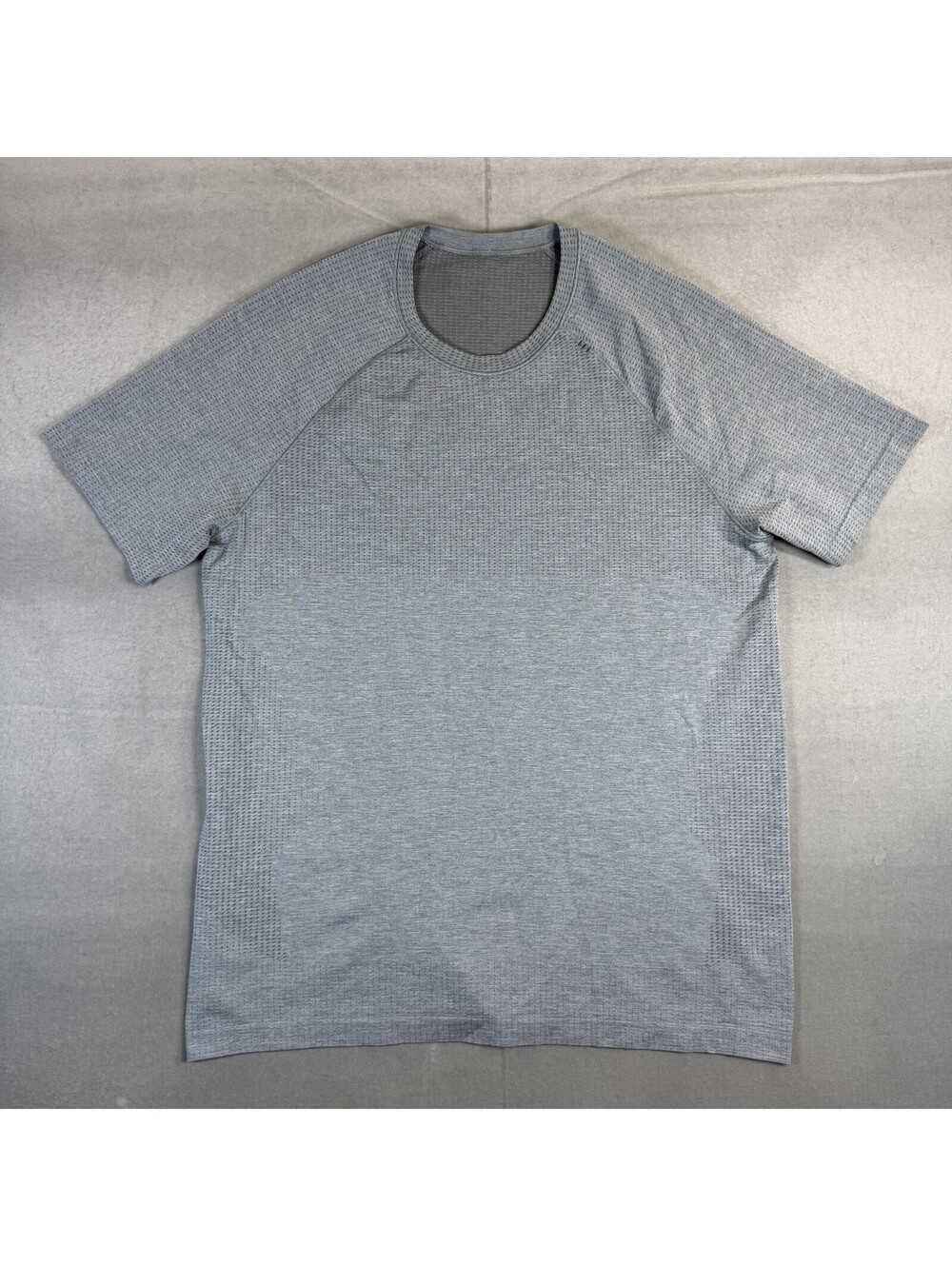 Lululemon Metal Vent Tech Shirt Mens XL Gray Short Sleeve Seamless